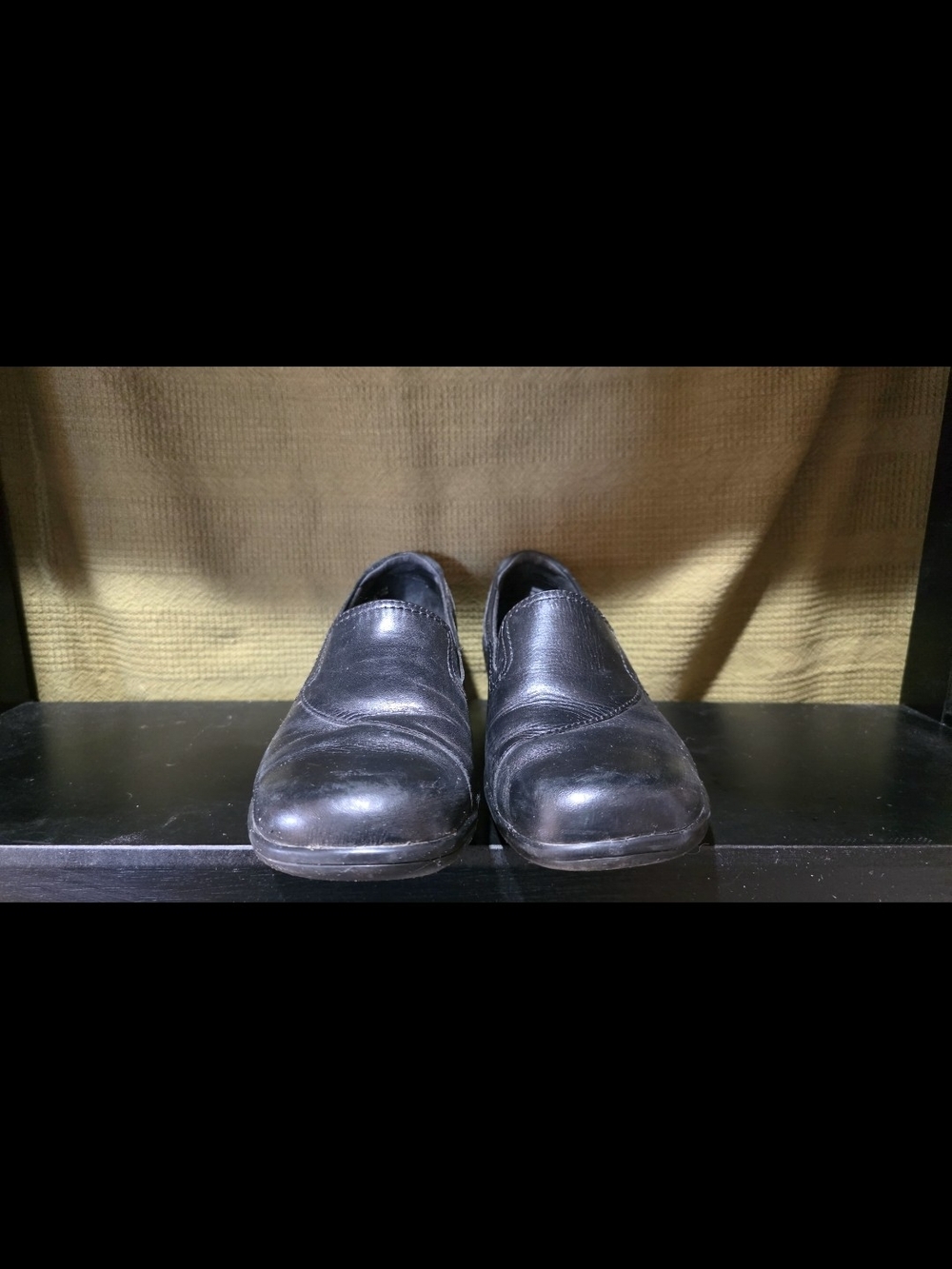 Clarks Women's Black Leather Slip-On Flats